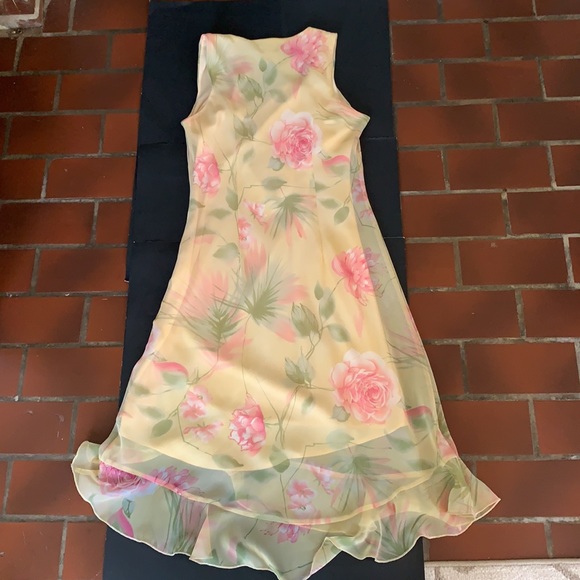 Delicate Look -Floral Maxi Lined Sleeveless Dress - Picture 5 of 9